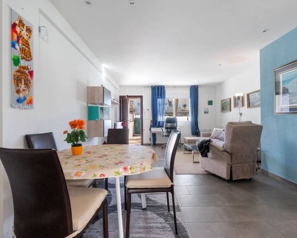 2 makuuhuone Omakotitalo myytävänä paikassa Parque Acuático - Sector 25, Torrevieja mukana uima-altaan 
autotalli - 265 000 € (Ref: 9890994)