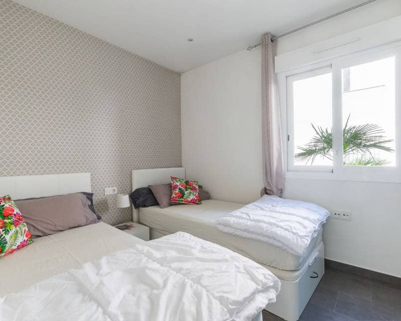 2 soveværelse Byhus til salg i Torrevieja med swimmingpool garage - € 265.000 (Ref: 9890994)