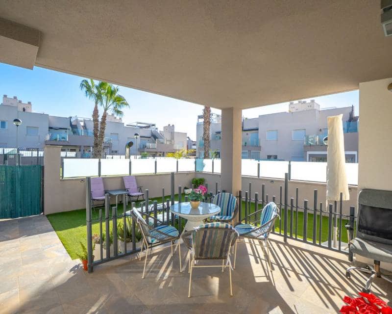 2 soveværelse Byhus til salg i Torrevieja med swimmingpool garage - € 265.000 (Ref: 9890994)