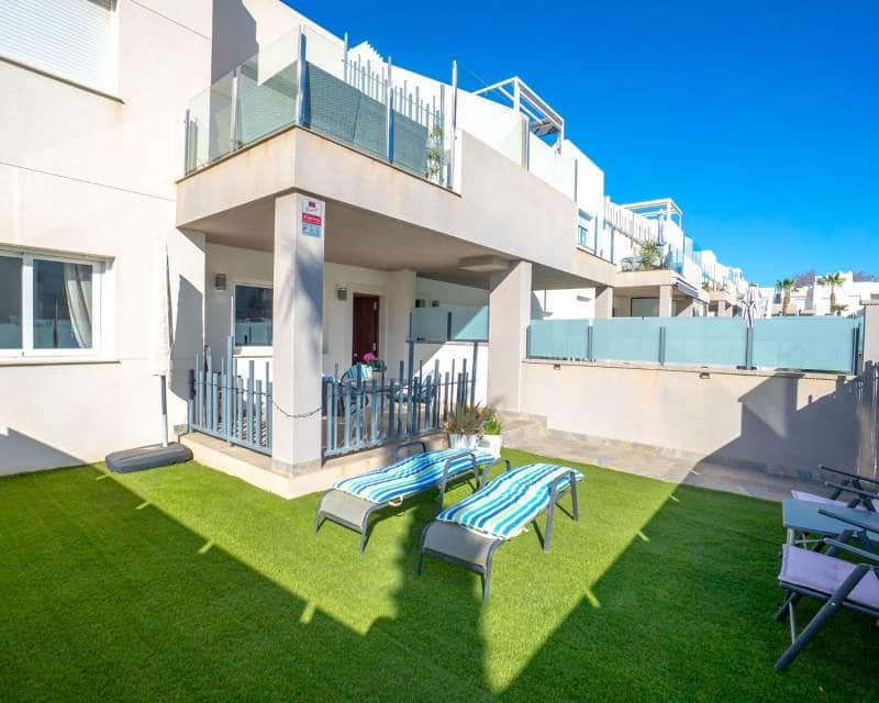 2 soveværelse Byhus til salg i Torrevieja med swimmingpool garage - € 265.000 (Ref: 9890994)