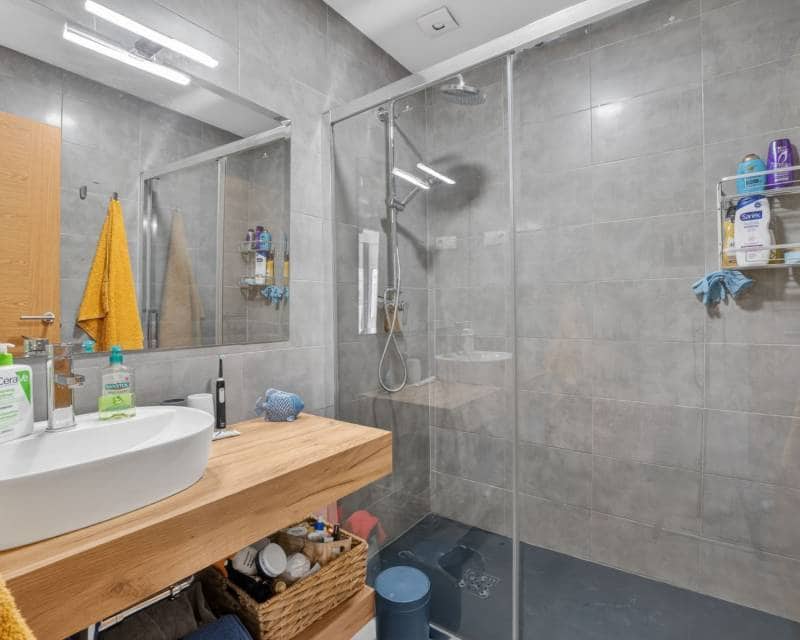 3 soveværelse Villa til salg i Torrevieja med garage - € 399.000 (Ref: 9891352)