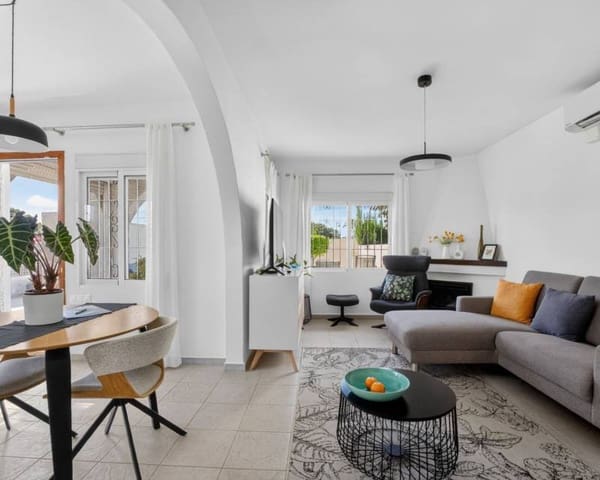 3 soveværelse Villa til salg i Nueva Torrevieja, Torrevieja med garage - € 399.000 (Ref: 9891352)