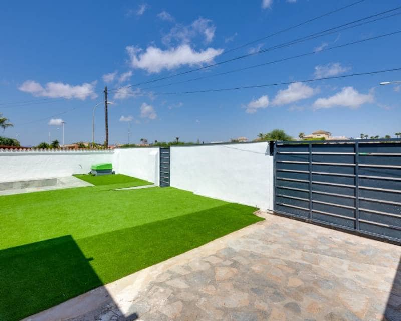 4 bedroom Villa for sale in El Chaparral with pool garage - € 400,000 (Ref: 9892749)