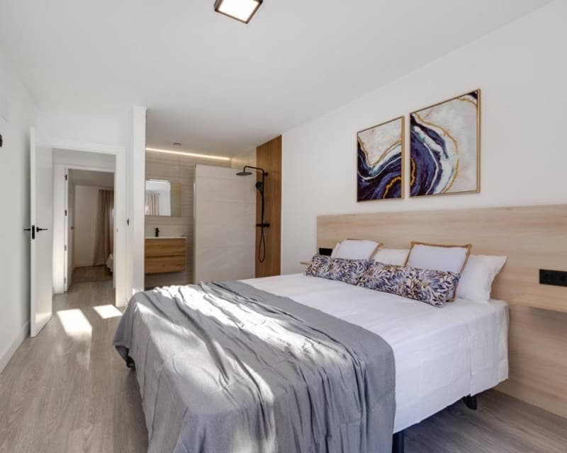 4 bedroom Villa for sale in El Chaparral with pool garage - € 400,000 (Ref: 9892749)