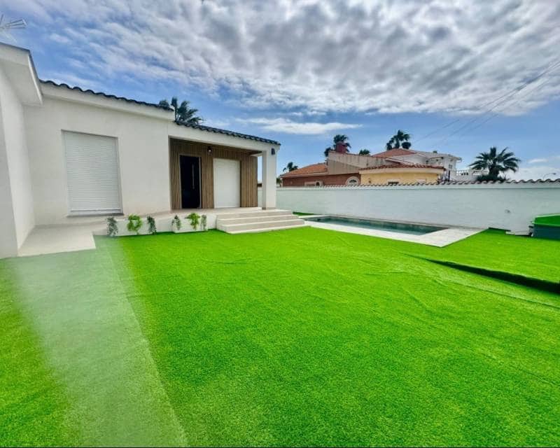 4 bedroom Villa for sale in El Chaparral with pool garage - € 400,000 (Ref: 9892749)