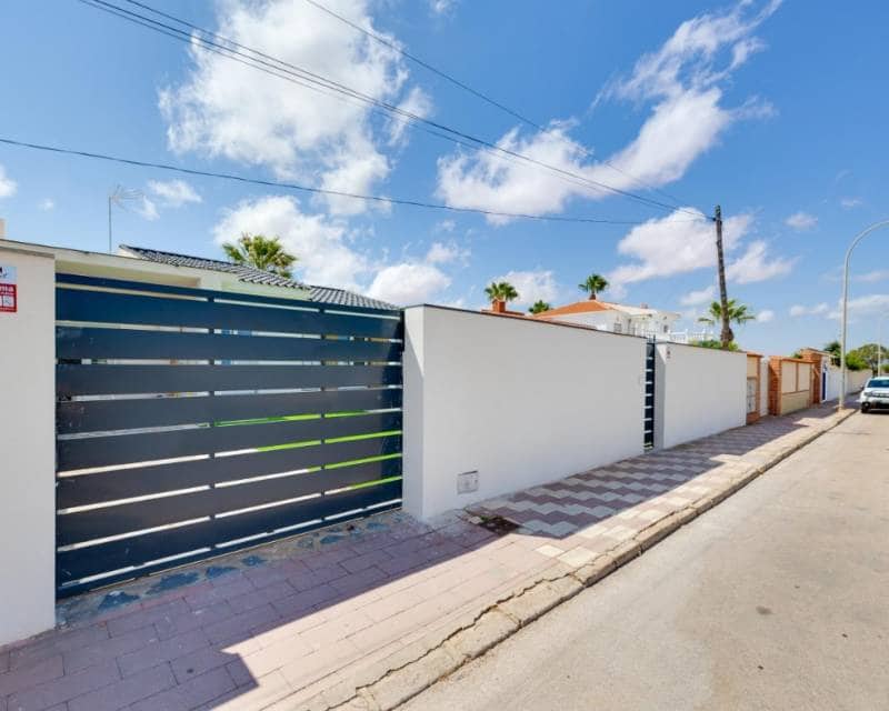 4 bedroom Villa for sale in El Chaparral with pool garage - € 400,000 (Ref: 9892749)