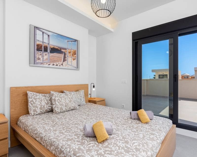 3 soverom Villa til salgs i San Fulgencio med svømmebasseng garasje - € 430 000 (Ref: 9893101)