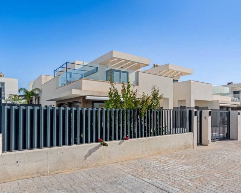3 soverom Villa til salgs i San Fulgencio med svømmebasseng garasje - € 430 000 (Ref: 9893101)