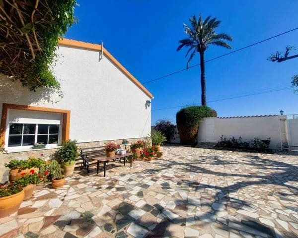 5 makuuhuone Maalaistalo myytävänä paikassa La Marina del Pinet, Elche / Elx mukana 
autotalli - 570 000 € (Ref: 9893103)