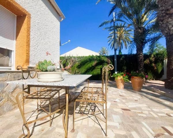 5 makuuhuone Maalaistalo myytävänä paikassa La Marina del Pinet, Elche / Elx mukana 
autotalli - 570 000 € (Ref: 9893103)