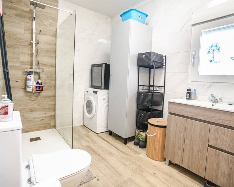 3 makuuhuone Huvila myytävänä paikassa La Marina mukana uima-altaan 
autotalli - 540 000 € (Ref: 9894965)