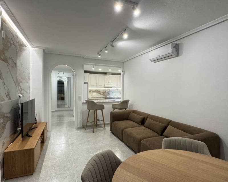 2 slaapkamer Appartement te koop in Campoamor met zwembad - € 220.000 (Ref: 9902034)
