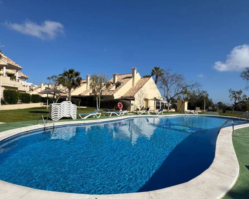 2 slaapkamer Appartement te koop in Campoamor met zwembad - € 220.000 (Ref: 9902034)