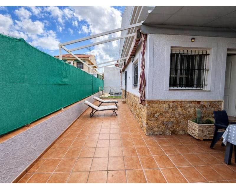2 bedroom Villa for sale in Los Urrutias with pool garage - € 199,999 (Ref: 9902266)