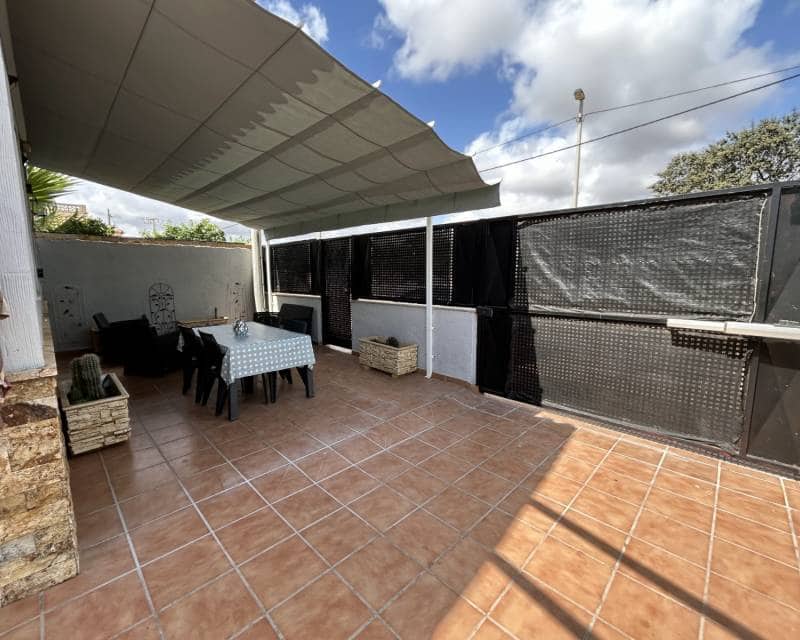 2 bedroom Villa for sale in Los Urrutias with pool garage - € 199,999 (Ref: 9902266)
