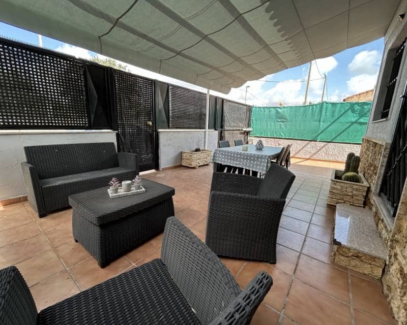 2 bedroom Villa for sale in Los Urrutias with pool garage - € 199,999 (Ref: 9902266)