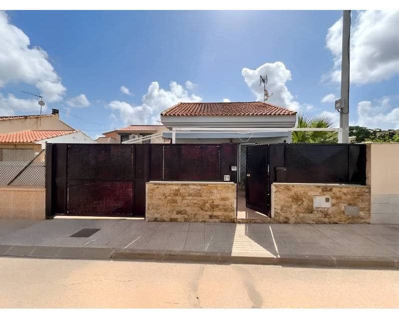 2 bedroom Villa for sale in Los Urrutias with pool garage - € 199,999 (Ref: 9902266)