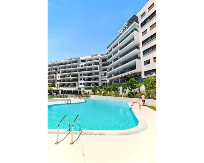 2 soveværelse Lejlighed til salg i Orihuela Costa med swimmingpool - € 369.000 (Ref: 9902267)