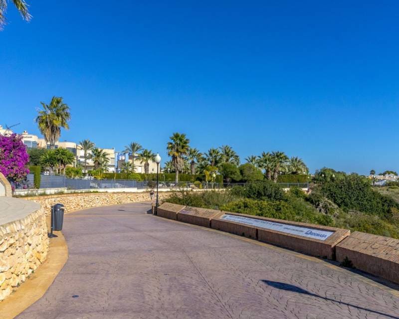 Adosado de 3 habitaciones en Orihuela Costa en venta con piscina garaje - 319.900 € (Ref: 9908978)