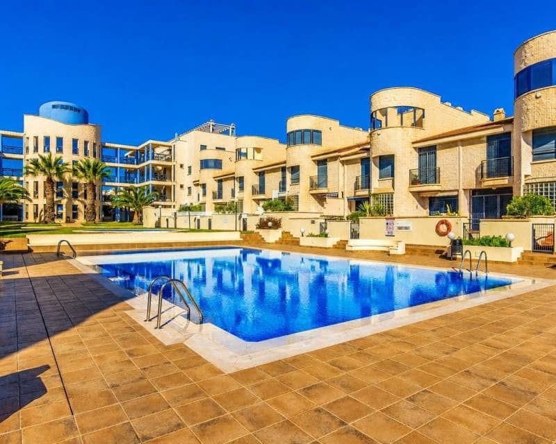 Adosado de 3 habitaciones en Orihuela Costa en venta con piscina garaje - 319.900 € (Ref: 9908978)