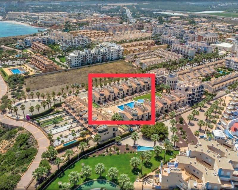 Adosado de 3 habitaciones en Orihuela Costa en venta con piscina garaje - 319.900 € (Ref: 9908978)