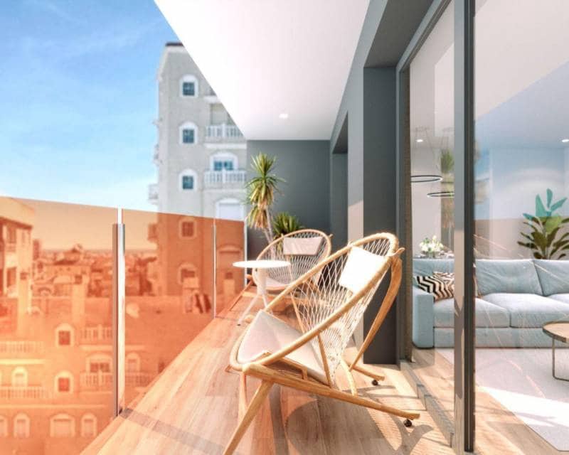 2 slaapkamer Penthouse te koop in Torrevieja met zwembad - € 349.000 (Ref: 9909477)