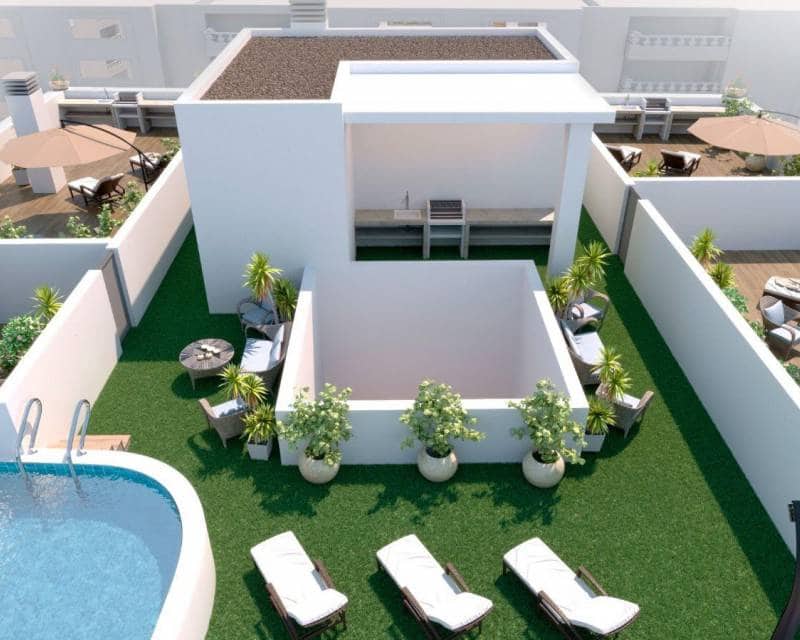 2 slaapkamer Penthouse te koop in Torrevieja met zwembad - € 349.000 (Ref: 9909477)