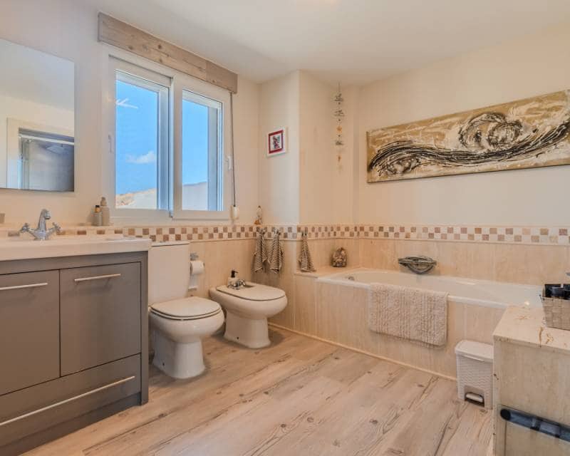 3 sypialnia Finka/Dom wiejski na sprzedaż w San Miguel de Salinas z basenem garażem - 999 900 € (Ref: 9911873)