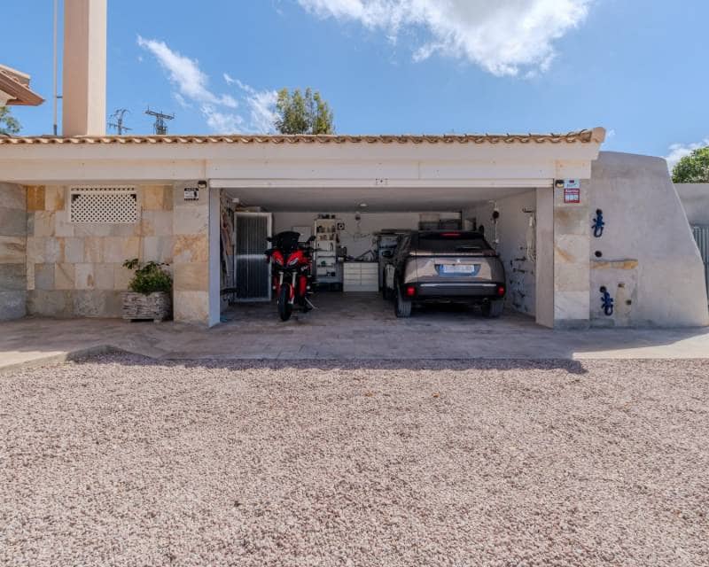 3 sypialnia Finka/Dom wiejski na sprzedaż w San Miguel de Salinas z basenem garażem - 999 900 € (Ref: 9911873)