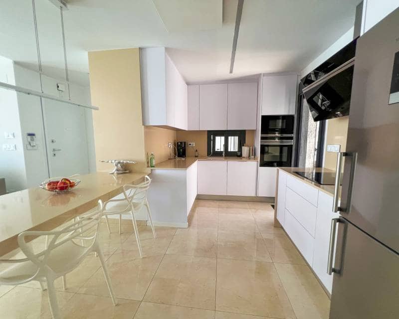 Chalet de 3 habitaciones en San Miguel de Salinas en venta con piscina garaje - 399.000 € (Ref: 9912262)