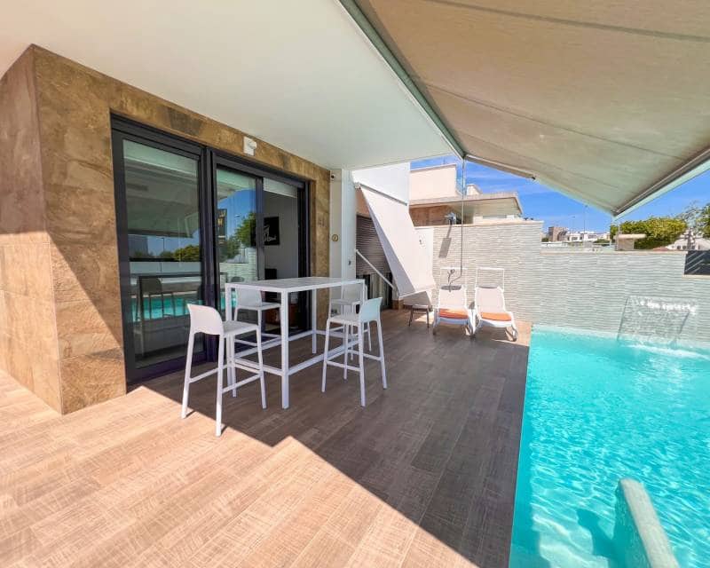 Chalet de 3 habitaciones en San Miguel de Salinas en venta con piscina garaje - 399.000 € (Ref: 9912262)
