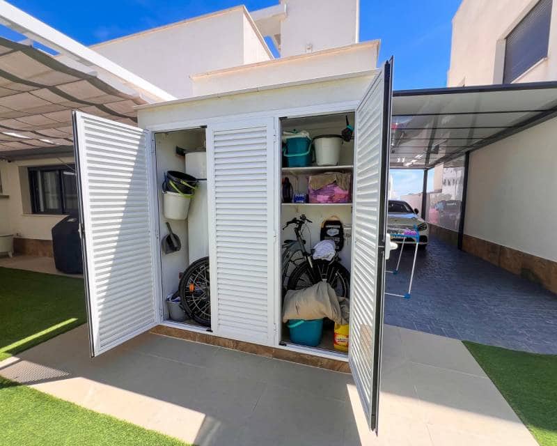Chalet de 3 habitaciones en San Miguel de Salinas en venta con piscina garaje - 399.000 € (Ref: 9912262)