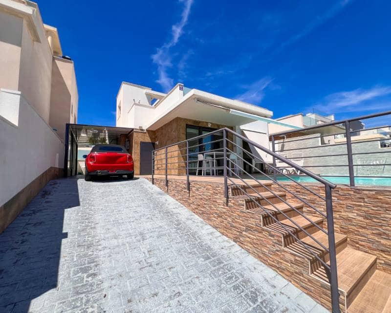 Chalet de 3 habitaciones en San Miguel de Salinas en venta con piscina garaje - 399.000 € (Ref: 9912262)