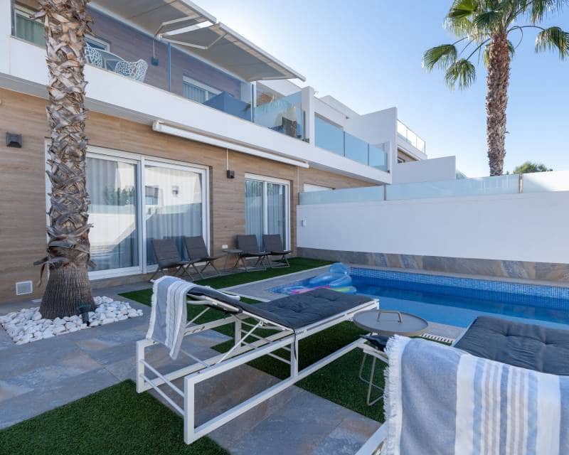 Chalet de 3 habitaciones en San Pedro del Pinatar en venta - 425.000 € (Ref: 9921325)