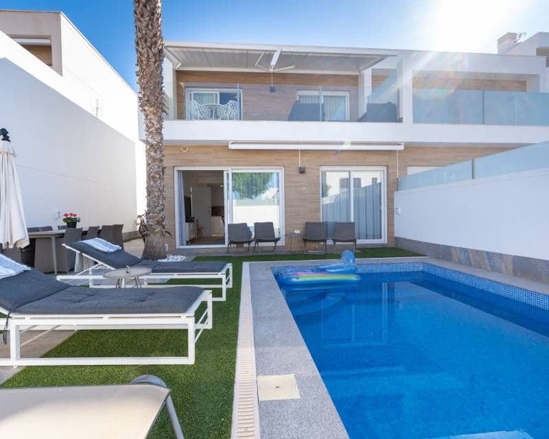 Chalet de 3 habitaciones en San Pedro del Pinatar en venta - 425.000 € (Ref: 9921325)