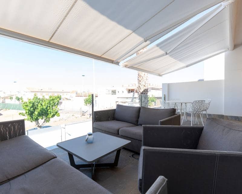 Chalet de 3 habitaciones en San Pedro del Pinatar en venta - 425.000 € (Ref: 9921325)