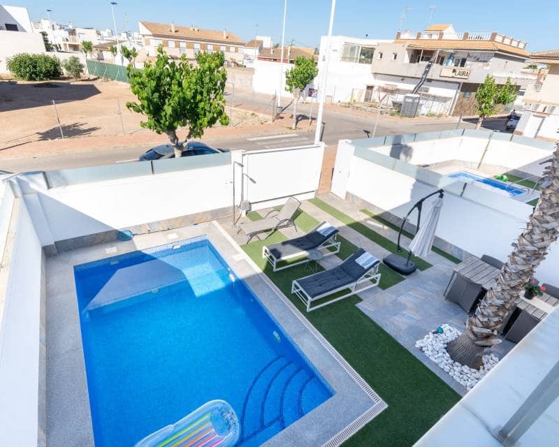 Chalet de 3 habitaciones en San Pedro del Pinatar en venta - 425.000 € (Ref: 9921325)
