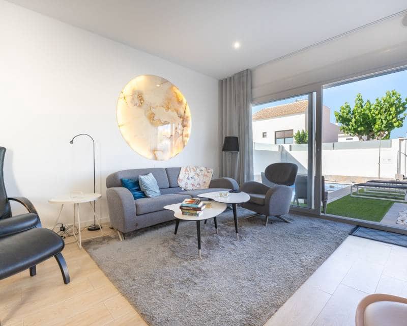 Chalet de 3 habitaciones en San Pedro del Pinatar en venta - 425.000 € (Ref: 9921325)
