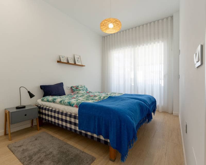 Chalet de 3 habitaciones en San Pedro del Pinatar en venta - 425.000 € (Ref: 9921325)
