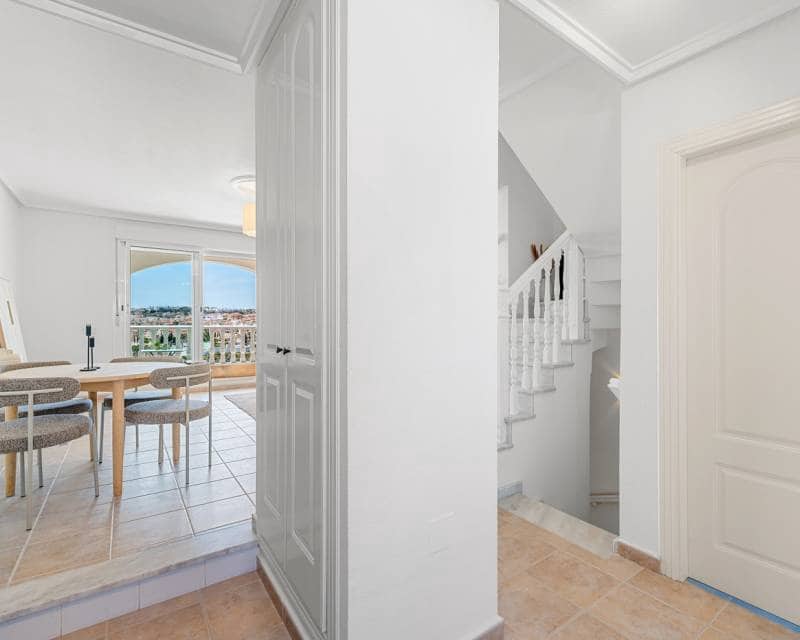 3 soveværelse Semi-Rækkehus til salg i Ciudad Quesada med swimmingpool - € 269.000 (Ref: 9925166)