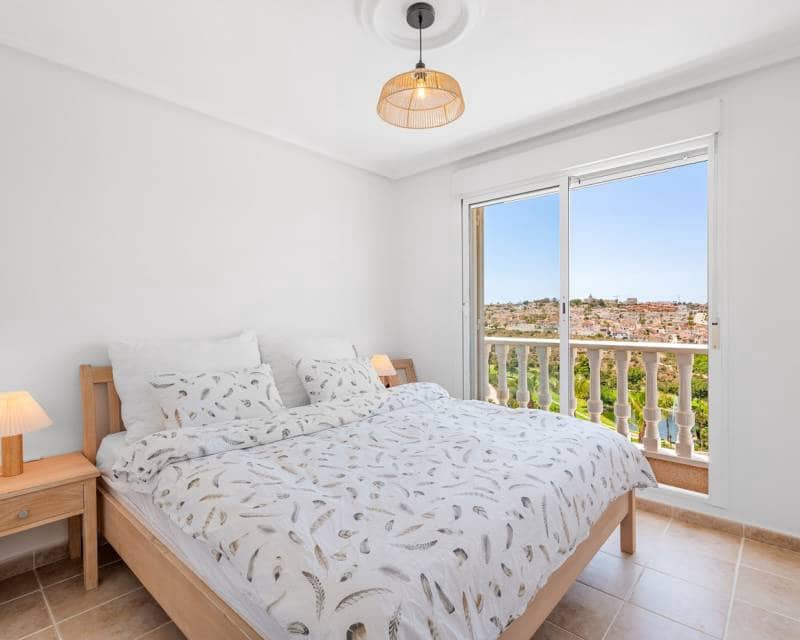3 soveværelse Semi-Rækkehus til salg i Ciudad Quesada med swimmingpool - € 269.000 (Ref: 9925166)
