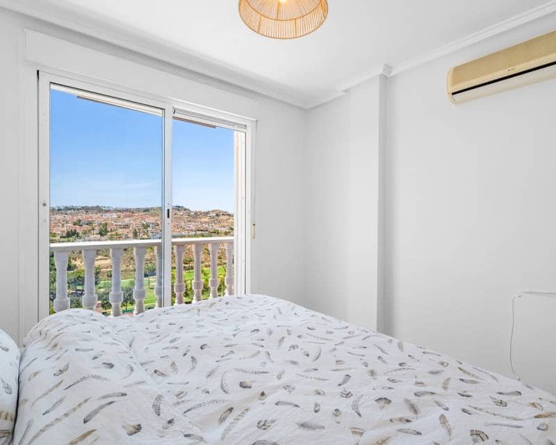 3 soveværelse Semi-Rækkehus til salg i Ciudad Quesada med swimmingpool - € 269.000 (Ref: 9925166)
