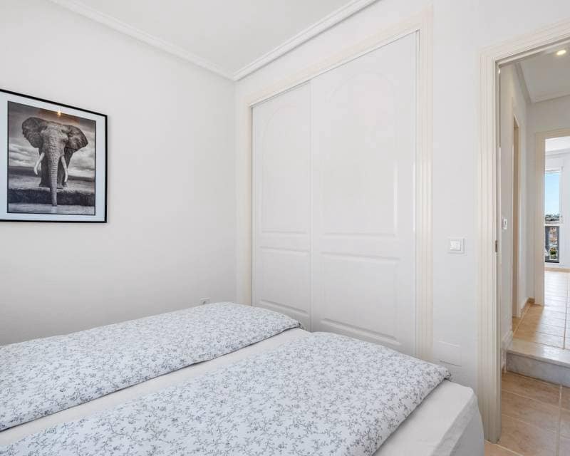 3 soveværelse Semi-Rækkehus til salg i Ciudad Quesada med swimmingpool - € 269.000 (Ref: 9925166)