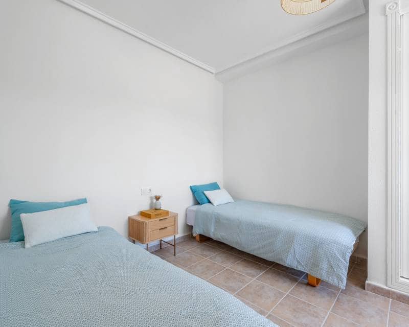 3 soveværelse Semi-Rækkehus til salg i Ciudad Quesada med swimmingpool - € 269.000 (Ref: 9925166)