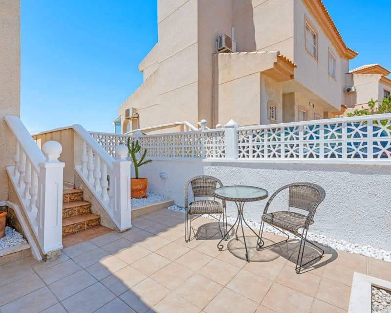 3 soveværelse Semi-Rækkehus til salg i Ciudad Quesada med swimmingpool - € 269.000 (Ref: 9925166)