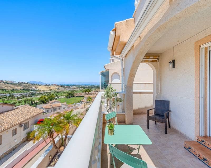 3 soveværelse Semi-Rækkehus til salg i Ciudad Quesada med swimmingpool - € 269.000 (Ref: 9925166)