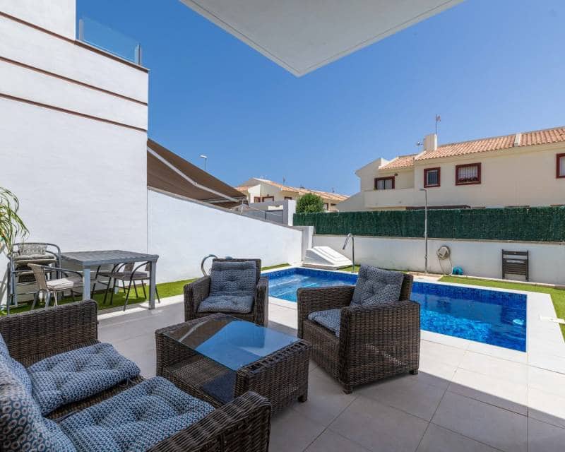 3 soveværelse Villa til salg i Dona Pepa med swimmingpool garage - € 399.000 (Ref: 9928232)