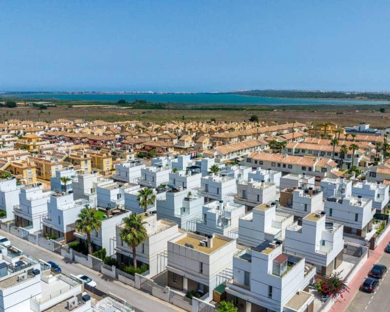 3 soveværelse Villa til salg i Dona Pepa med swimmingpool garage - € 399.000 (Ref: 9928232)