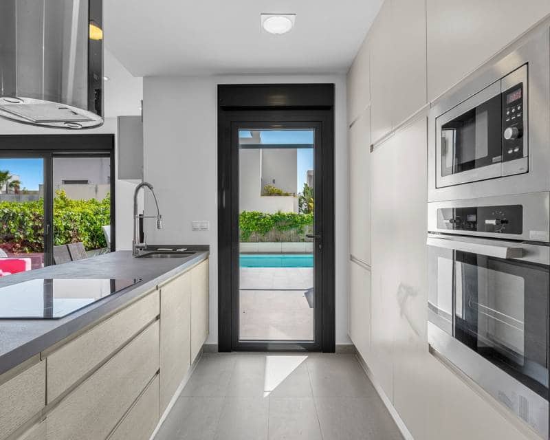 2 Zimmer Villa zu verkaufen in Ciudad Quesada mit Pool Garage - 359.000 € (Ref: 9928379)