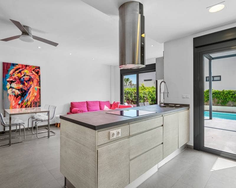 2 Zimmer Villa zu verkaufen in Ciudad Quesada mit Pool Garage - 359.000 € (Ref: 9928379)